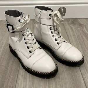 Women’s white boots